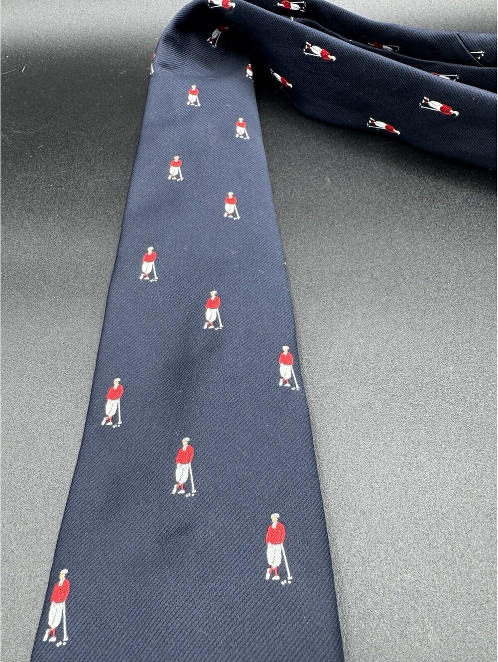 Vintage 1982 Alynn Between Rounds Golf Necktie Tie Navy Golfer 56” x 3.5”